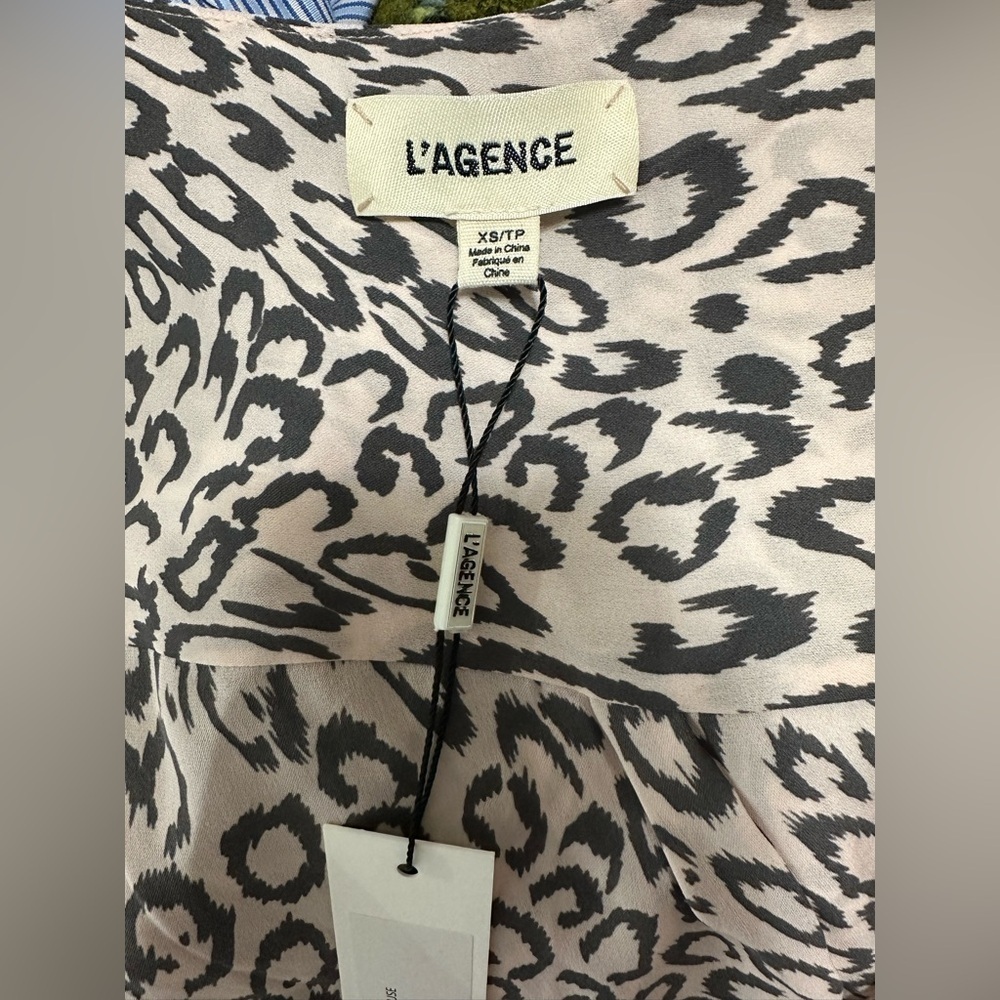 L’AGENCE Silk Mila Draped Sleeveless Leopard Print Blouse Nectar/Shadow XS - Picture 5 of 6